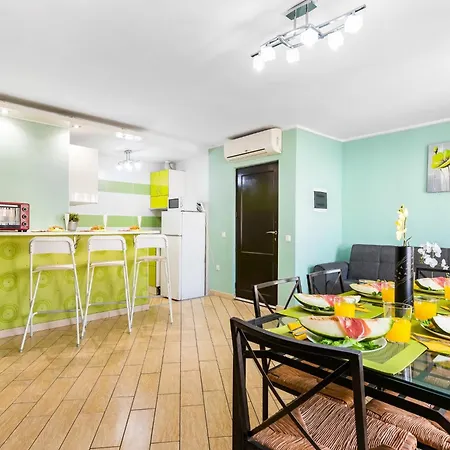 Appartamento 556 Shopping Centre Pueblo Canario Playa de las Americas (Tenerife)
